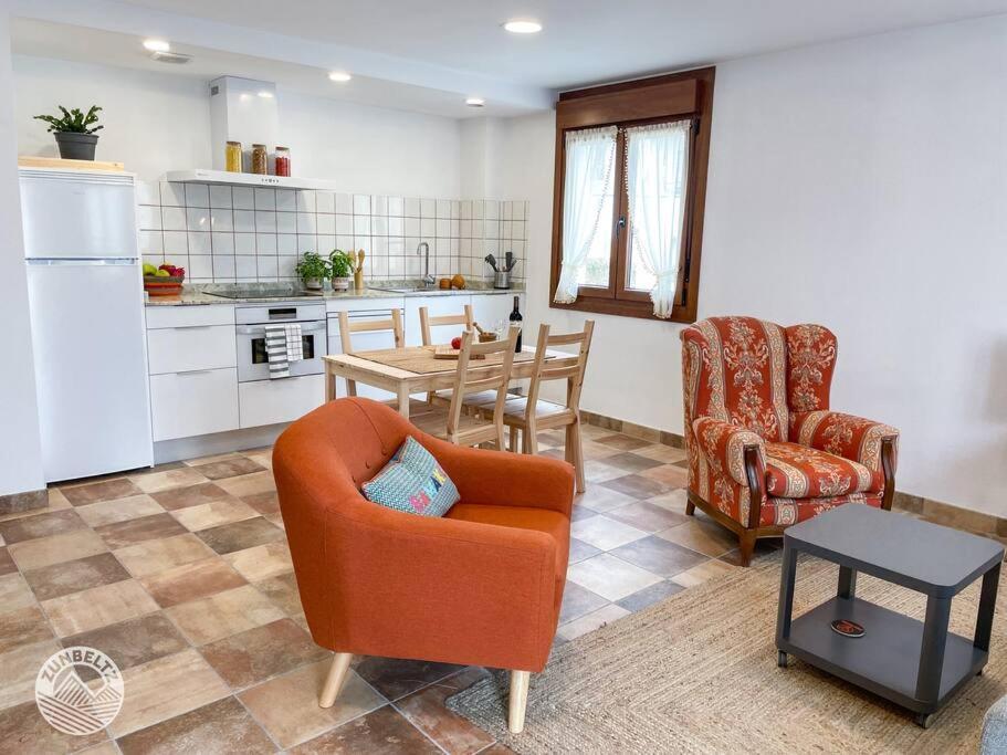 Casa Zunbeltz De 3 Habitaciones En Plena Montana Lezaun Ngoại thất bức ảnh